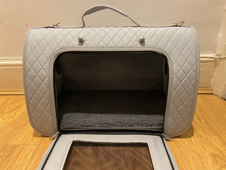 Pet carrier (brand new, never used)