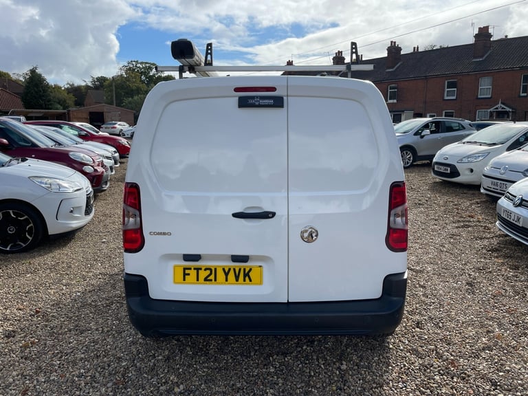 2021 Vauxhall Combo 2300 1.5 Turbo D 100ps H1 Dynamic Van PANEL VAN Diesel Manual