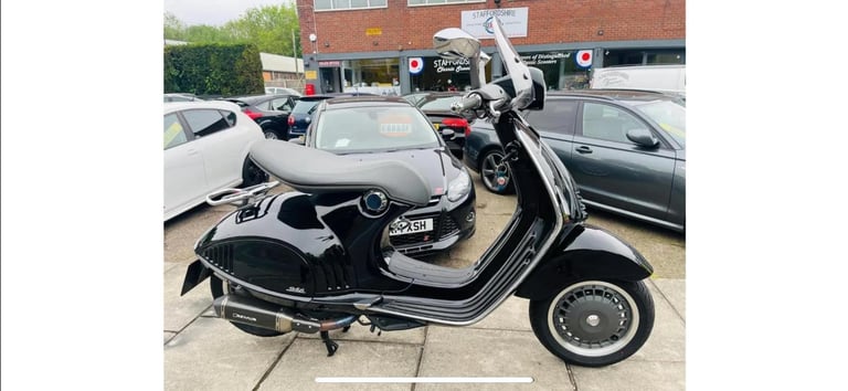 Piaggio Vespa 946 RED LTD-ETD 