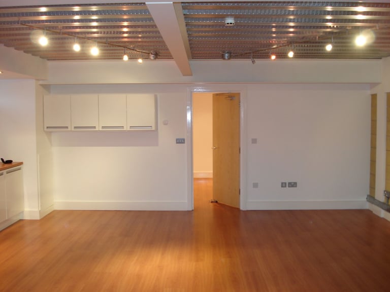  Modern Spacious Double One Bedroom 3rd Floor Apartment with Balcony at City Lofts Roath