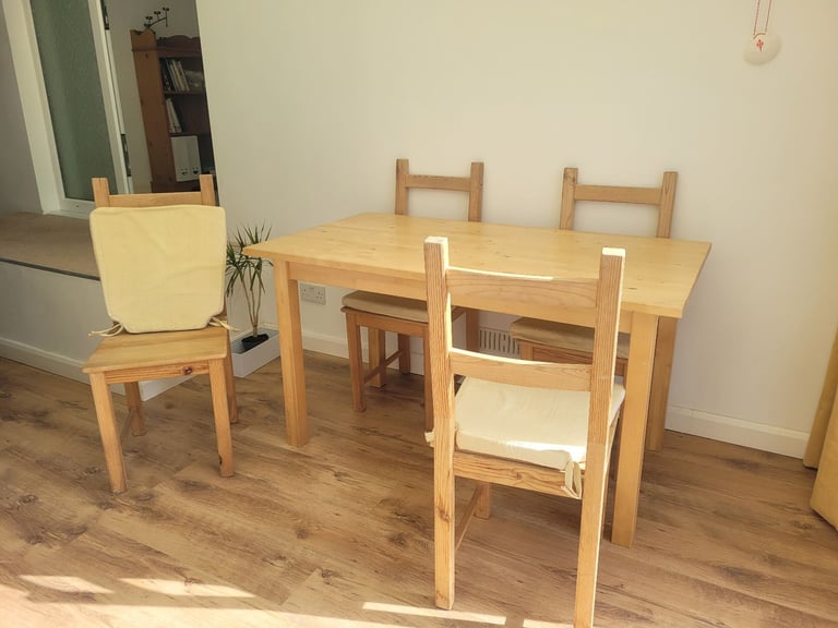 Dining table and 4 chairs