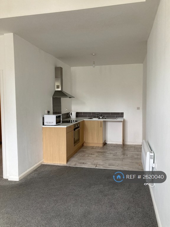 1 bedroom flat in Ty Naba, Clydach, Swansea, SA6 (1 bed) (#2620040)