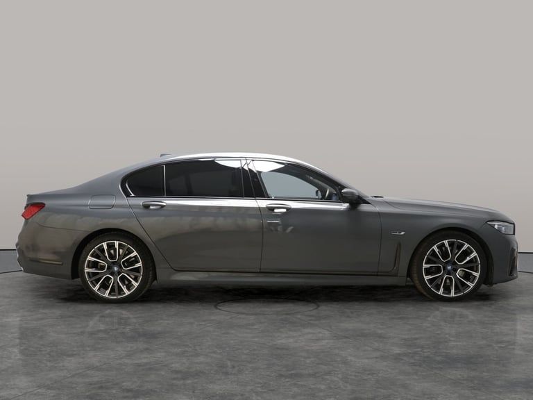 2022 BMW 7 Series 3.0 745Le 12kWh M Sport Saloon 4dr Petrol Plug-in Hybrid Auto xDrive Euro 6 Sal...