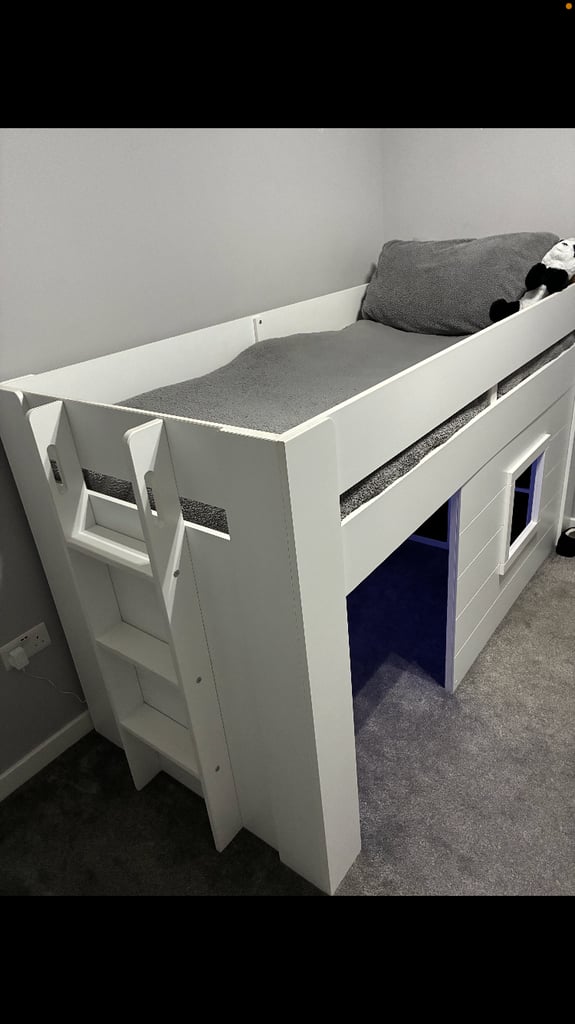 White single cabin bed 