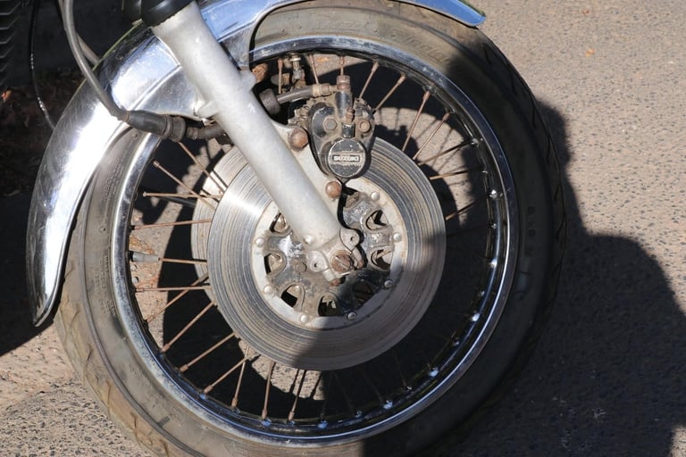 Suzuki GT 750 GT750 M Kettle 1975 UK bike Winter Restoration Project.
