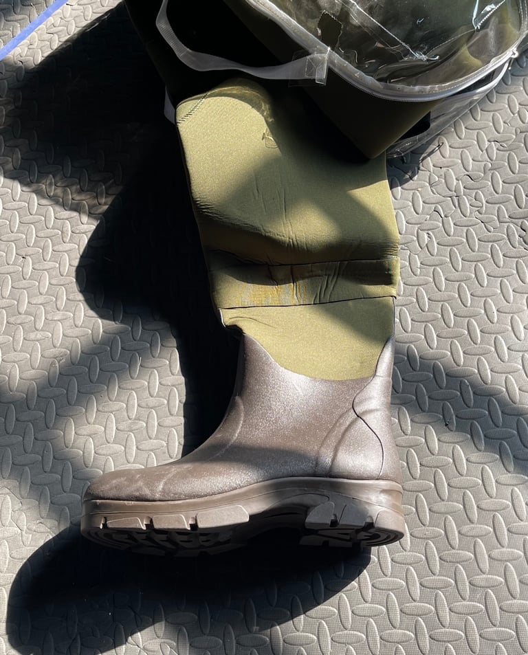 NEW Bison 5mm chest waders full body size 11
