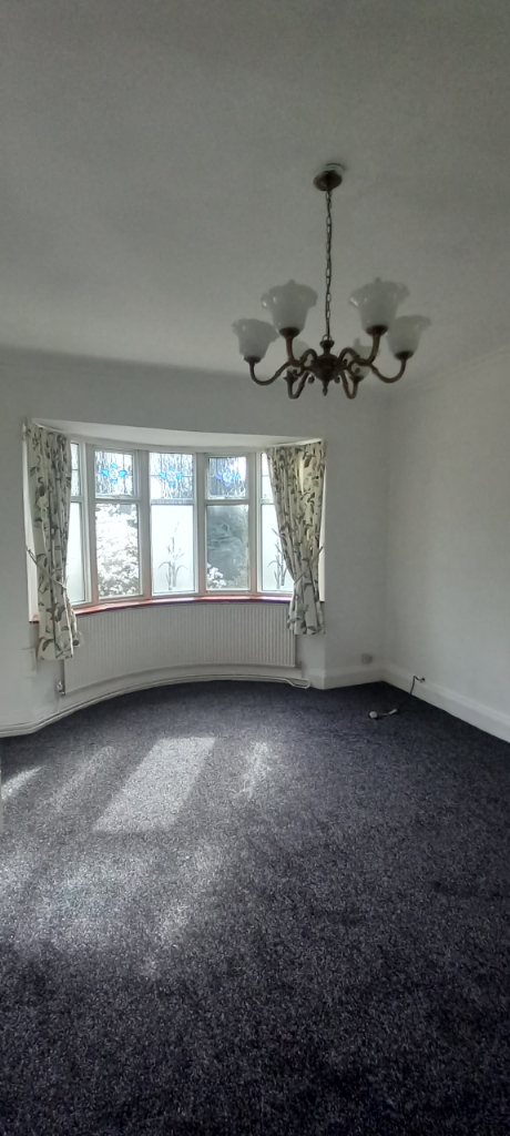 **LET BY**GLENSIDE**DETACHED BUNGALOW**3 BEDROOMS**MADELEY**