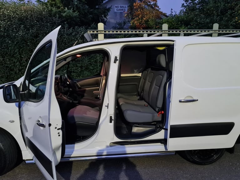 Factory Crew Van  Long Wheel Base Twin Side Loading Doors 2013 Peugeot Partner Professional HDI