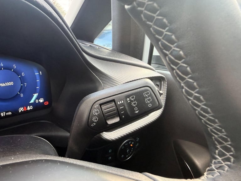  Ford Fiesta Fiesta Titanium Vignale 5 door 1.0L EcoBoost 100PS FWD 6-Speed Manual Petrol Manual