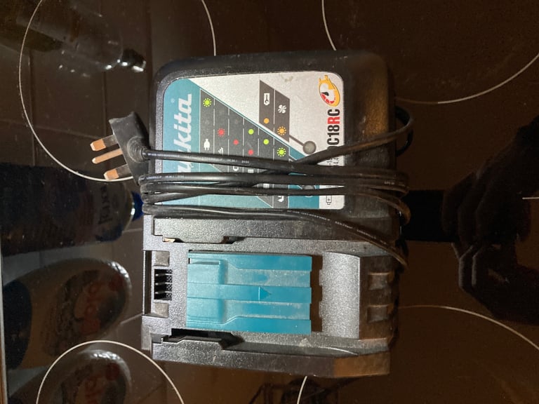 image for Makita charger 
