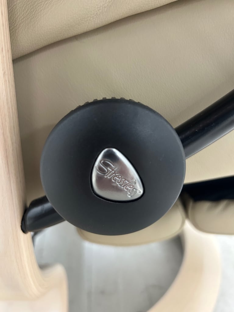 Ekornes Stressless Mayfair Large Size Beige Leather Power Recliner 2021