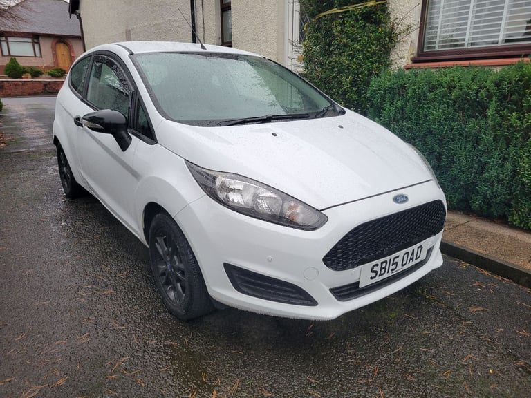 Ford, FIESTA, Hatchback, 2015, Manual, 1241 (cc), 3 doors