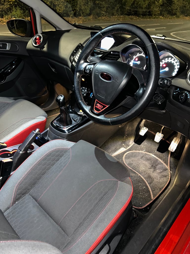 Ford Fiesta Zetec S Red Edition,2016, Manual, 998cc), 3 doors