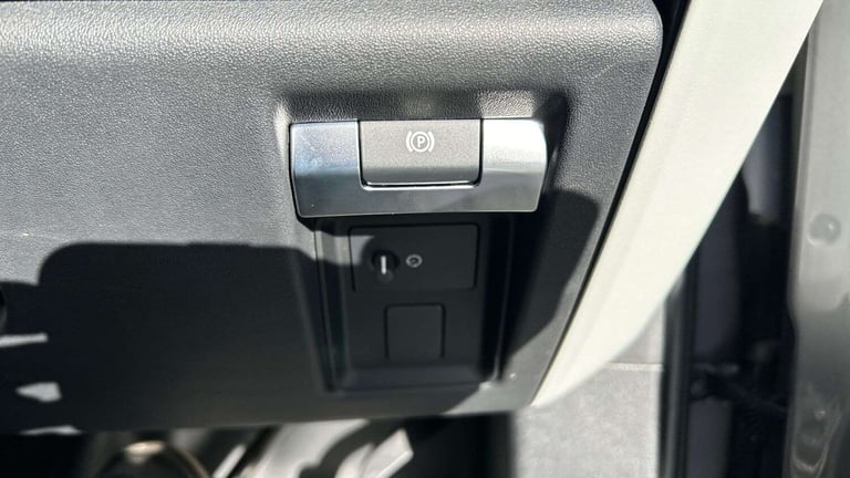 2024 Land Rover Defender 3.0 D300 X-Dynamic HSE 90 3dr Auto ESTATE DIESEL Automatic