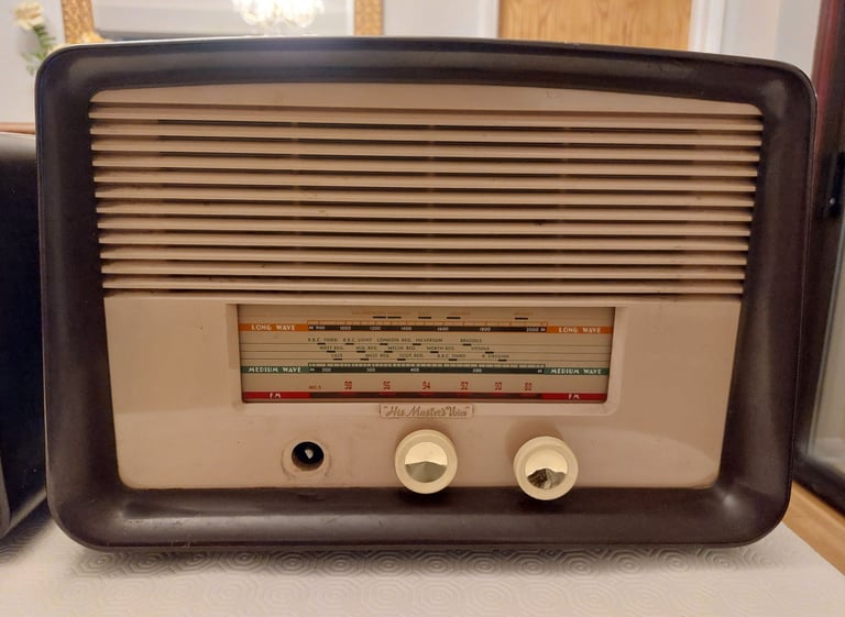 Vintage His Masters Voice HMV 1360 Bakelite Radio