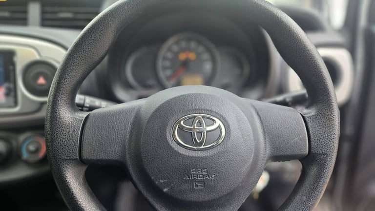 2012 Toyota yaris automatic 1.3 petrol