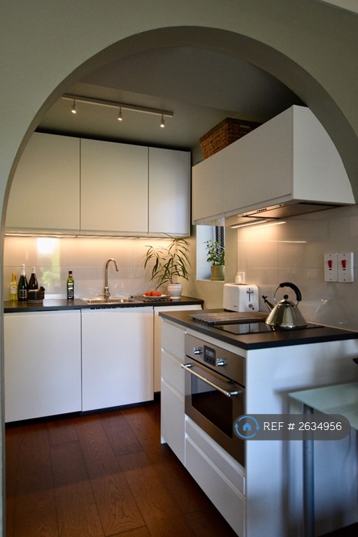 Studio flat in Discovery Walk, London, E1W (#2634956)