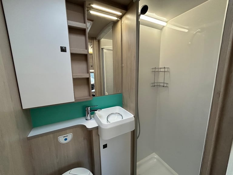 Auto-Trail F-Line F72 FORD TRANSIT DIESEL AUTOMATIC 2023/73
