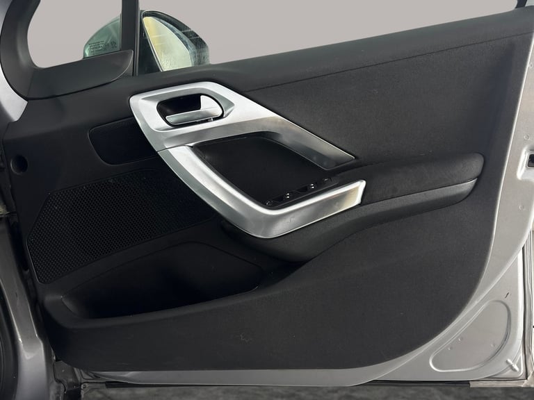 2019 Peugeot 2008 1.2 PureTech Allure Premium SUV 5dr Petrol Manual Euro 6 (s/s) (82 ps) - RE Suv...