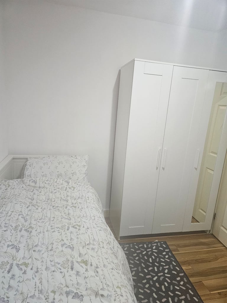 image for LOVELY SINGLE  ROOM IN EDGWARE FOR LADY 