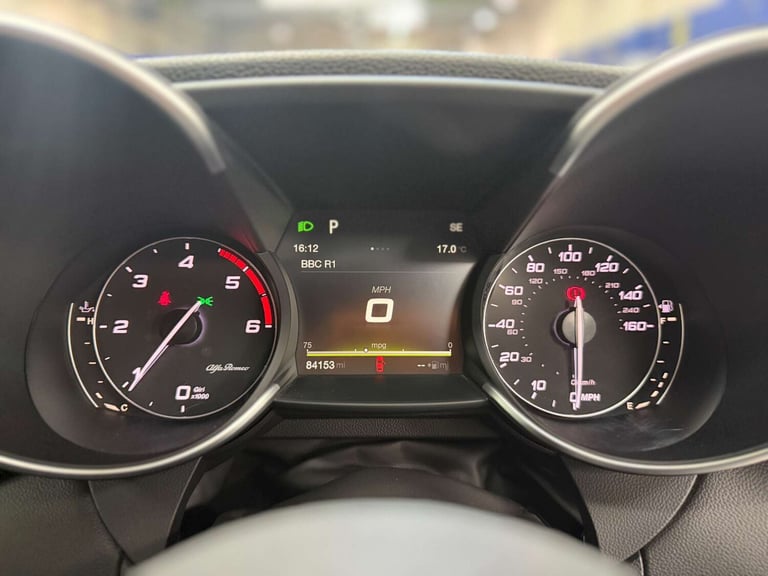 2017 Alfa Romeo Giulia 2.2 JTDM-2 180 Speciale 4dr Auto SALOON DIESEL Automatic