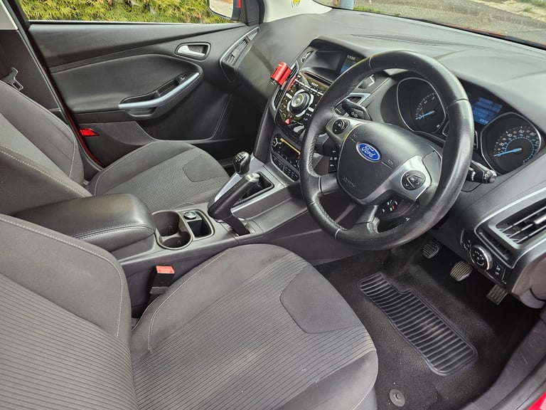 Ford, FOCUS, Hatchback, 2012, Manual, TITANIUM SPEC