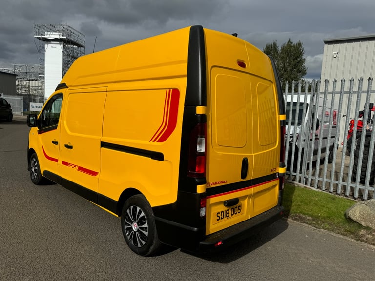 Show stopper 18 Vauxhall vivaro sport type LWB High Roof ideal camper thousand pounds of extras 