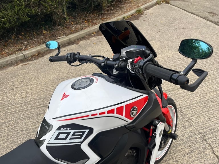 2018 18 YAMAHA MT09 ABS MT-09 STUNNING ANNIVERSARY COLOURS EXTRAS 13k MILE MT 09