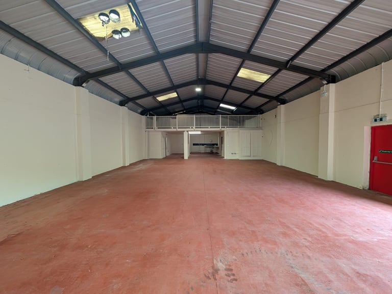 Car Wrapping Pros – Your Ideal Studio Awaits