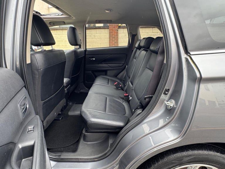  Mitsubishi Outlander 2.0h 12kWh GX4hs CVT 4WD Euro 5 (s/s) 5dr Petrol/Electric Hybrid Automatic