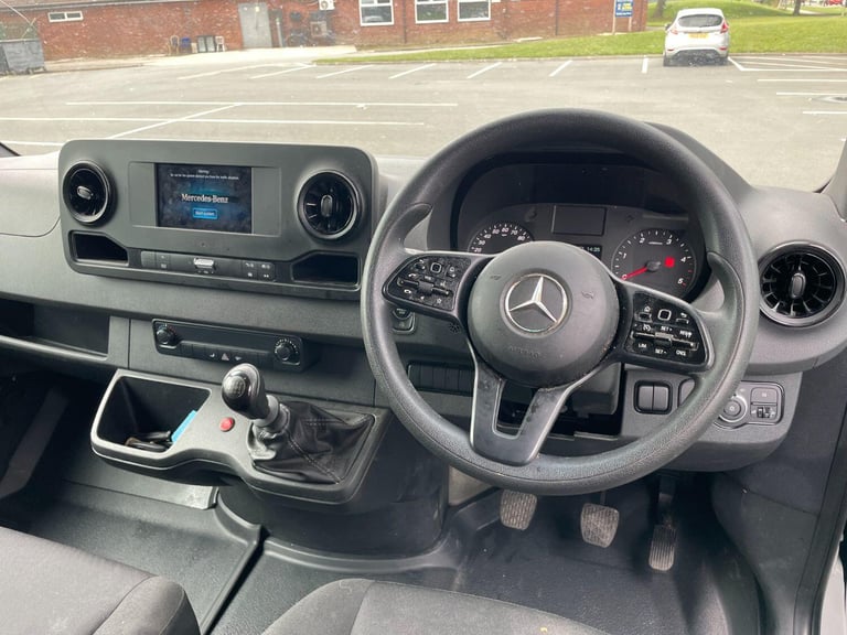 MERCEDES-BENZ SPRINTER 2.0 CDI 315 PROGRESSIVE 14FT LUTON WITH TAIL LIFT EURO 6