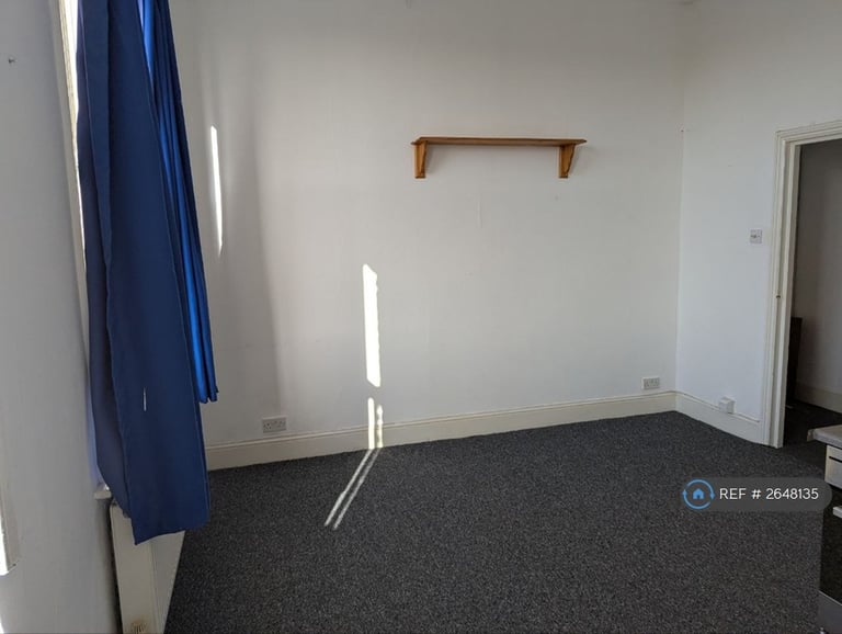 1 bedroom flat in Cromwell Road, Hove, BN3 (1 bed) (#2648135)