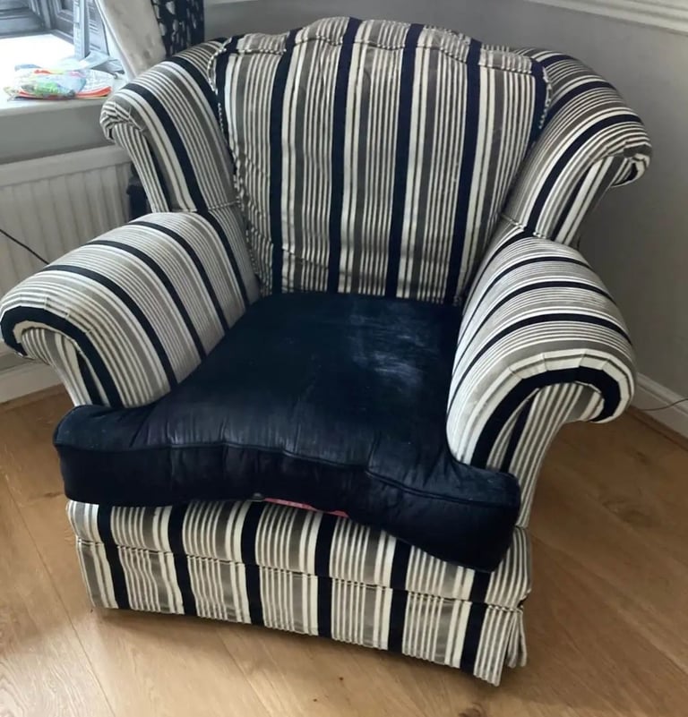 image for 2x lovely armchairs