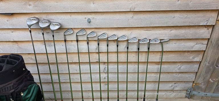 Left handed golf set with bag