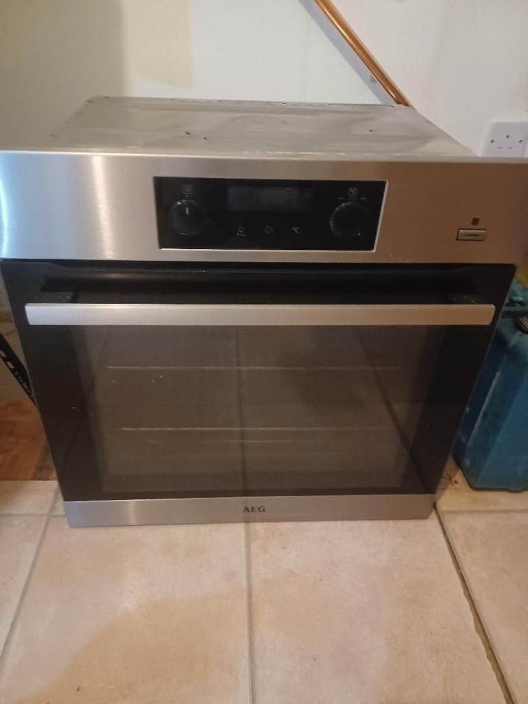 AEG Single Electric Oven Model BEK35502HM