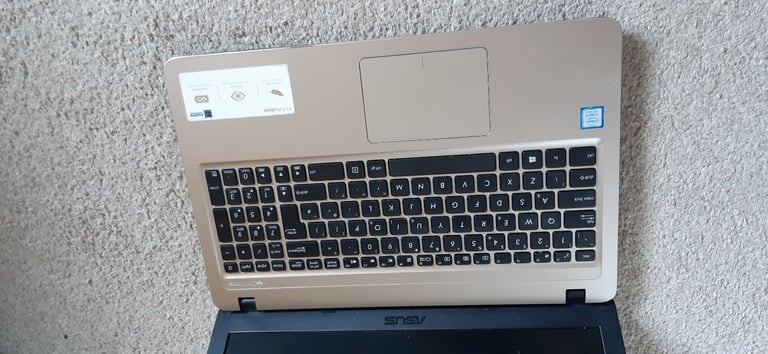 Asus Vivibook 8th gen i5 processor