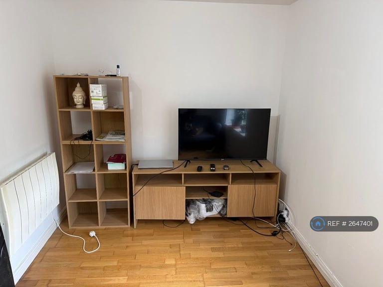 1 bedroom flat in St Gregory Close, Ruislip, HA4 (1 bed) (#2647401)