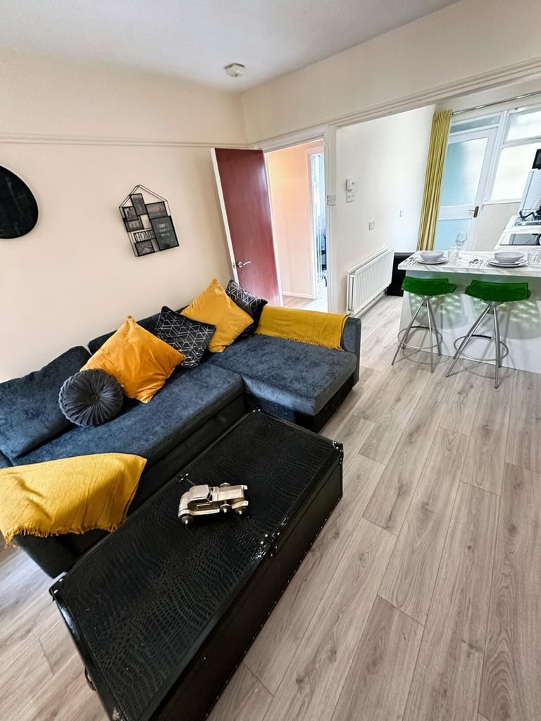 HIGH END HOMELY FURNISHED ONE BED APARTMENT NORTH BELFAST