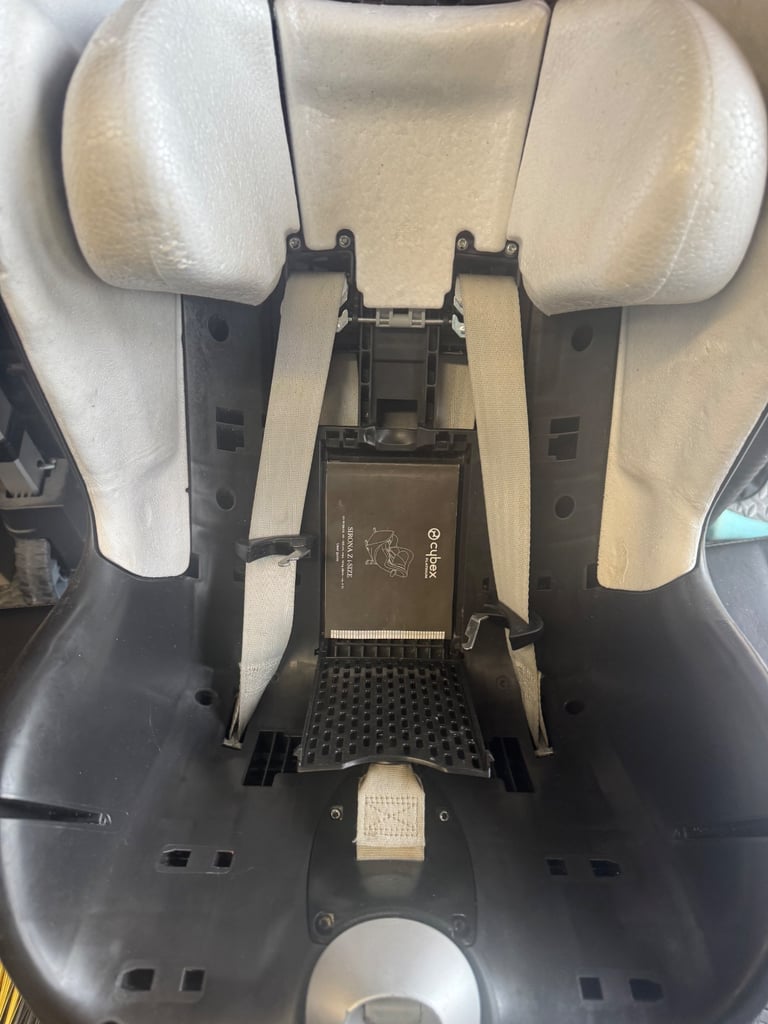 Cybex Sirona platinum Z i-Size baby infant Car Seat Black with  360 Degree Isofix Base