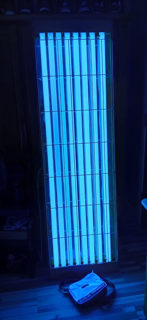 Sun bed , tanning ,,    working cheap sunbed,