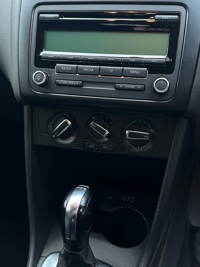 Volkswagen, POLO, Hatchback, 2011, Semi-Auto, 1390 (cc), 5 doors