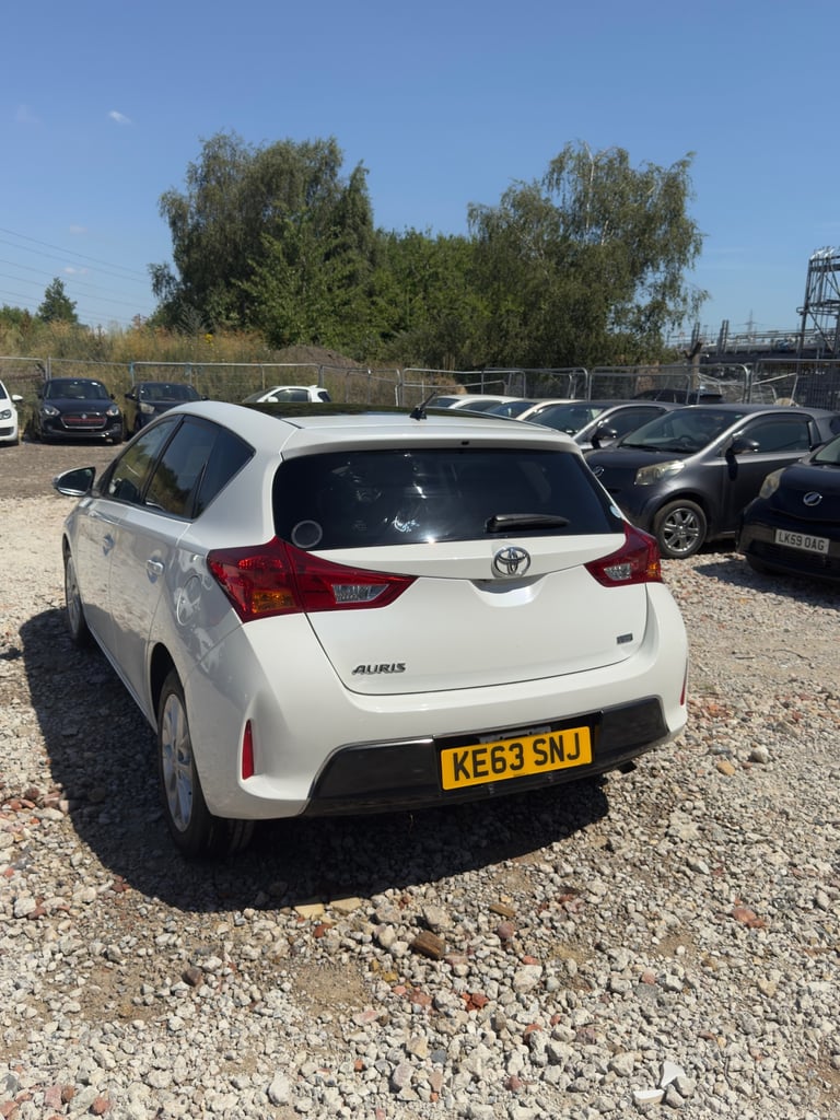 2025 Toyota Auris PETROL AUTOMATIC 1,5L Hatchback HYBRID ELECTRIC Manual