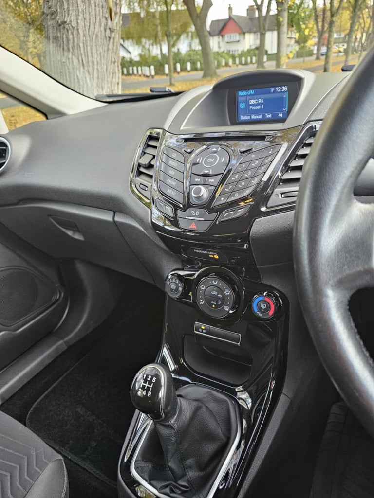 FORD FIESTA / ONLY 46K ON THE CLOCK / WET BELT DONE / SERVICE HISTORY / 2X KEY / 12 MONTHS M.O.T