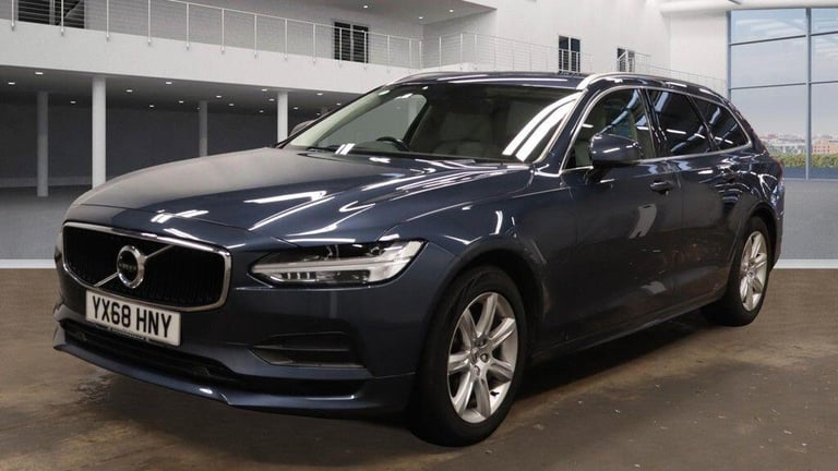 2018 Volvo V90 2.0 D4 Momentum Estate 5dr Diesel Auto Euro 6 (s/s) (190 ps) ESTATE Diesel Automatic