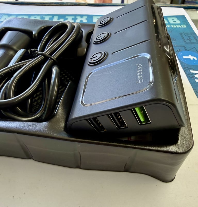 Earldom CS4 120W Multi-Port Car Charger Splitter 6-in-1 Fast Charging Adapter