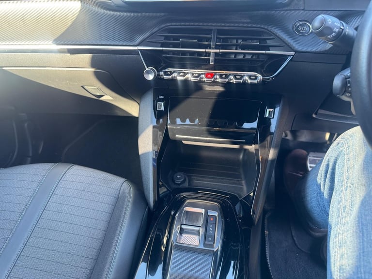 Peugeot 208 1.2 PureTech Allure Premium + Hatchback 5dr Petrol EAT Eu... 2023/23
