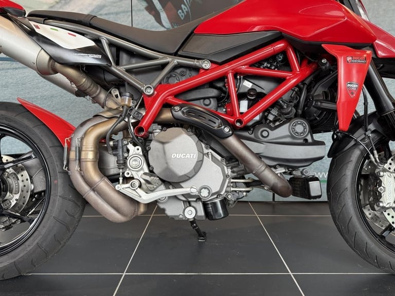 DUCATI HYPERMOTARD 950
