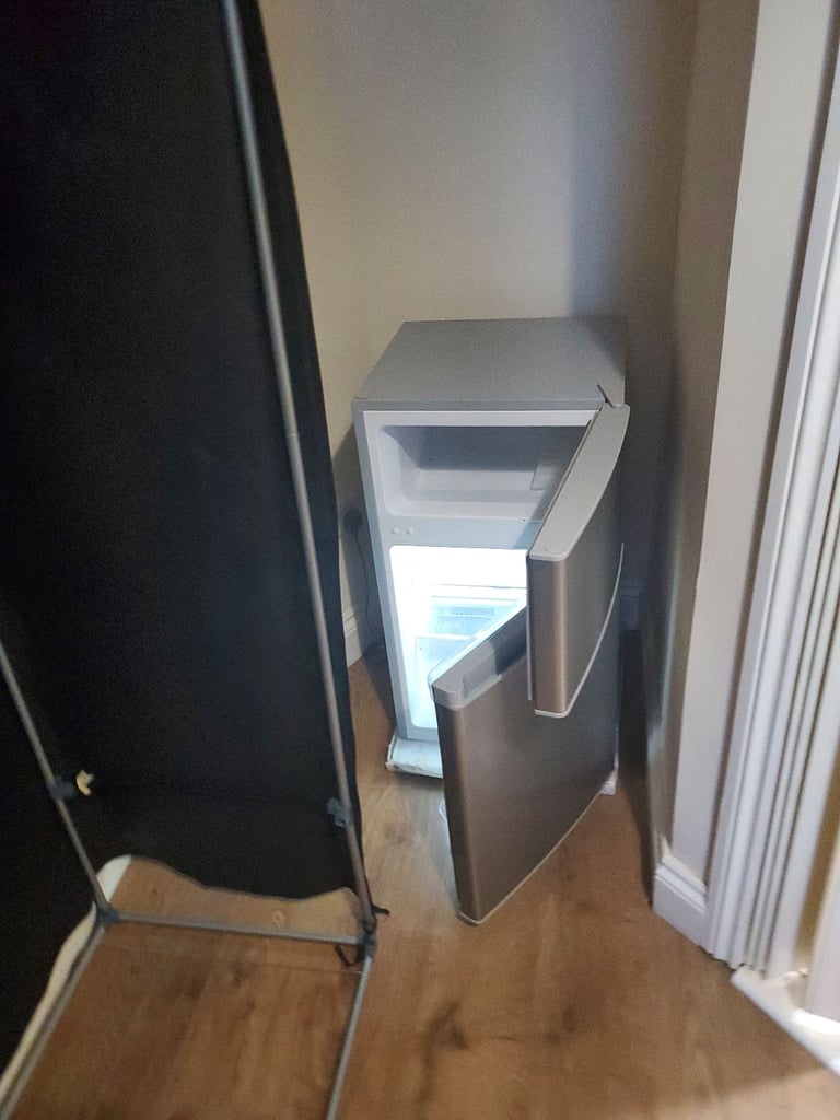 Full Ensuite Bedroom- Newcastle City Center-650PCM-All Bills Inc-No agents