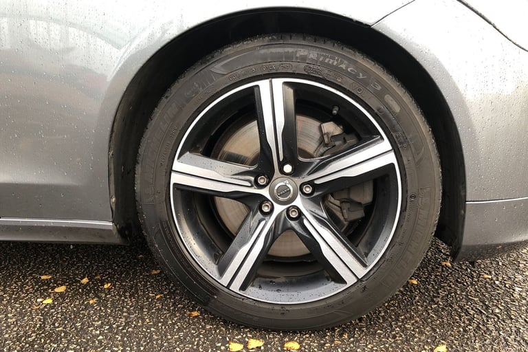 2019 Volvo S90 2.0 T4 R DESIGN 4dr Geartronic Saloon PETROL Automatic