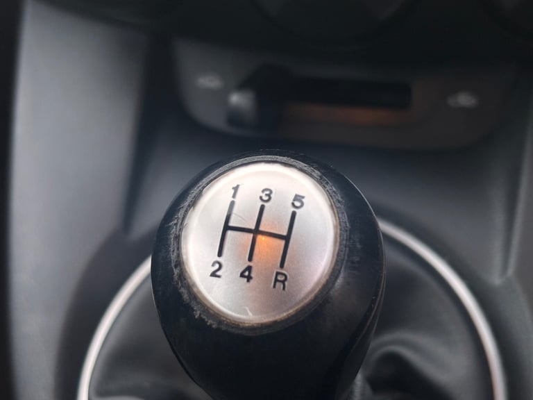Mazda, 2, Hatchback, 2010, Manual, 1349 (cc), 5 doors